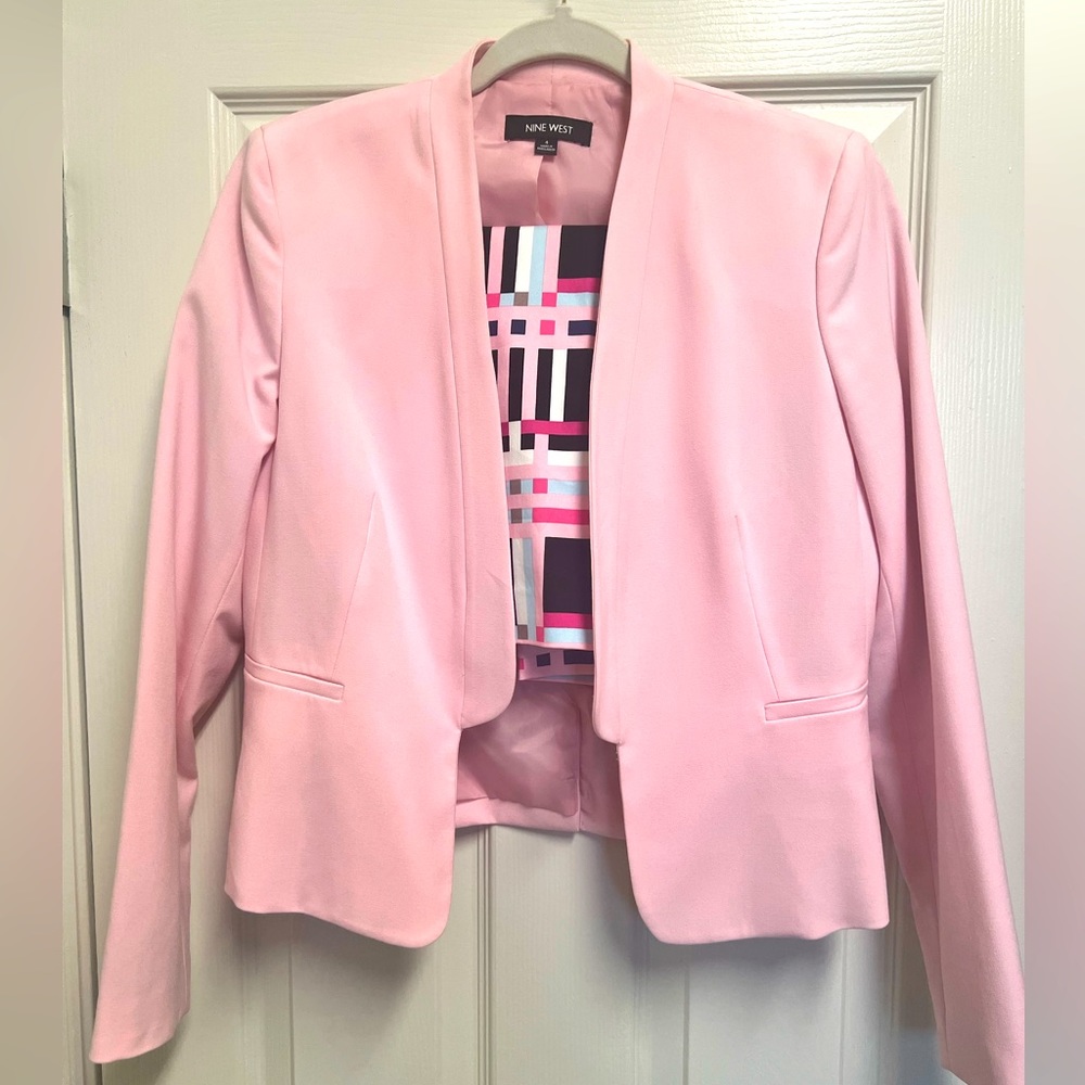 Adorable 2pc Nine West skirt set